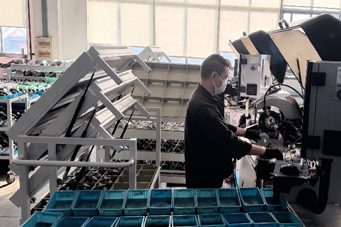 Jalur perakitan alternator OEM oleh produsen profesional