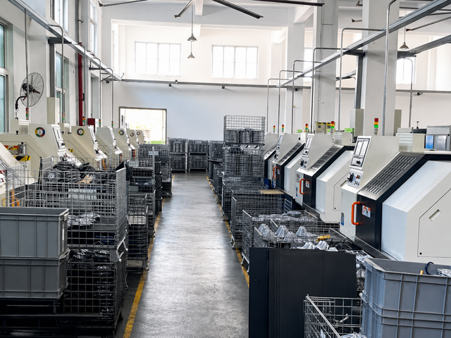 Schone bewerkingswerkplaats voor de productie van zware ventilatorkoppelingscomponenten